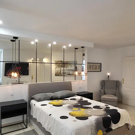 Edificio Puerto Azul * 马尔韦利亚