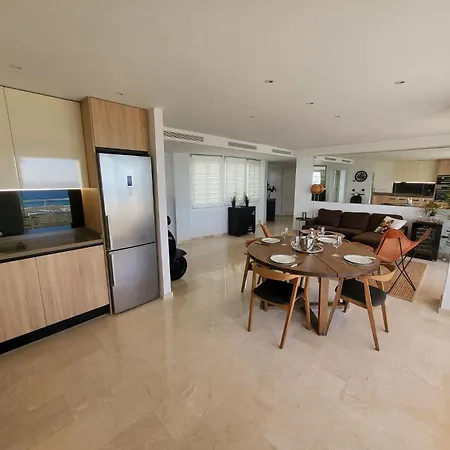 Edificio Puerto Azul * Marbella