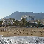 アパート Edificio Puerto Azul マルベーリャ